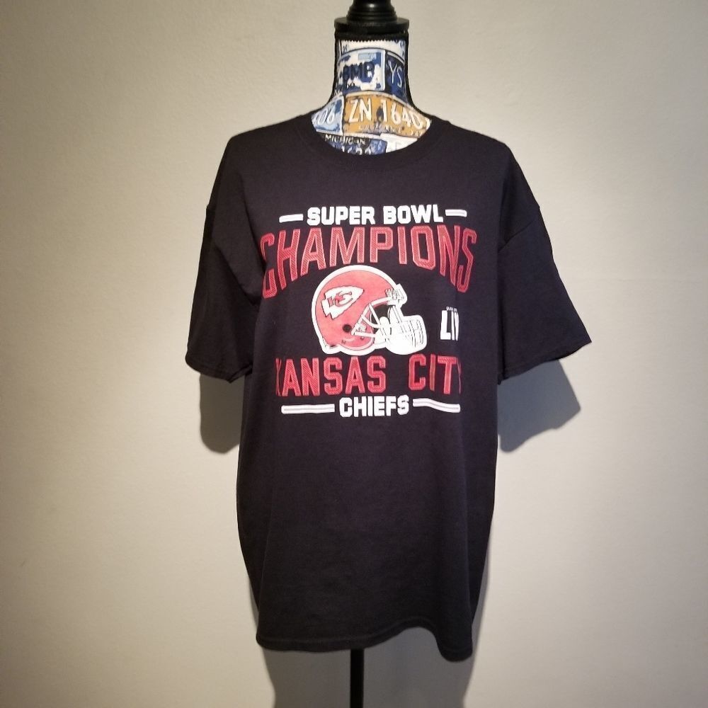KANSAS CITY CHIEFS SUPERBOWL TSHIRT SIZE LARGE. B27